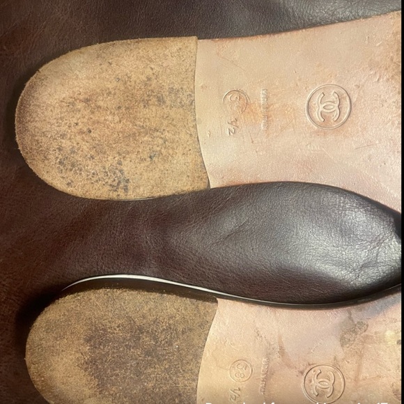 Chanel White & Gold leather sandal size 38.5 (8)